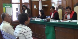 Bank dapat menyeret seseorang ke pengadilan karena utang, loh!