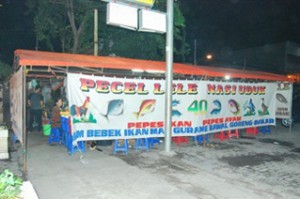 warung pecel lele kecil2an