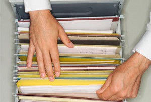 tumpukan kertas syarat dan ketentuan